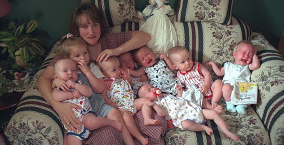 In 1997, femeia asta a nascut sapte copii – si sotul ei a parasit-o. Iata cum s-a descurcat si cum arata azi: cei sapte magnifici